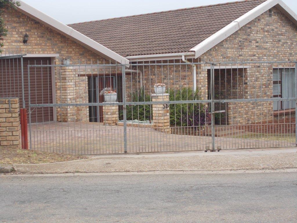 4 Bedroom Property for Sale in C Place Eastern Cape